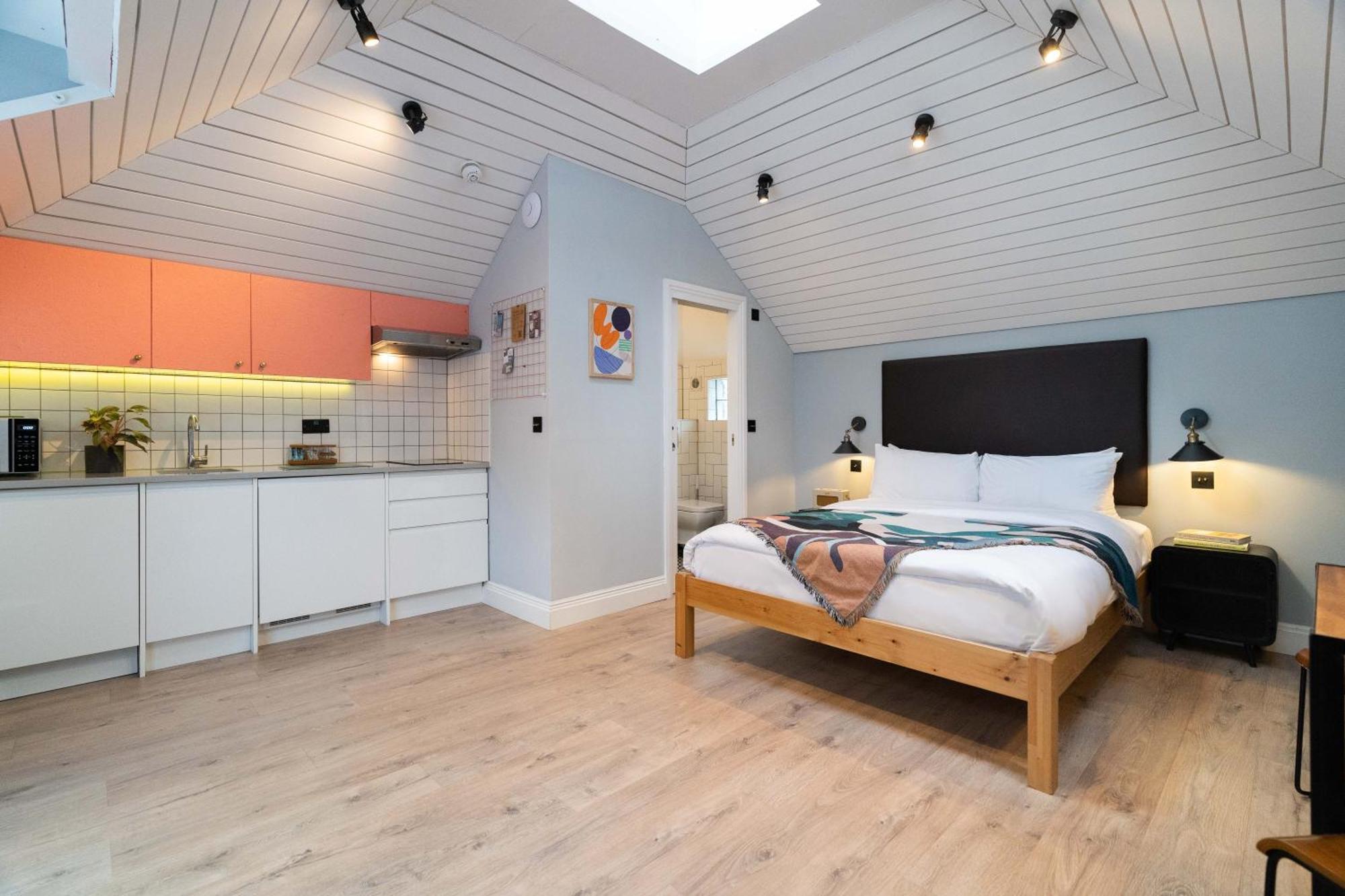 Room2 Hammersmith Hometel