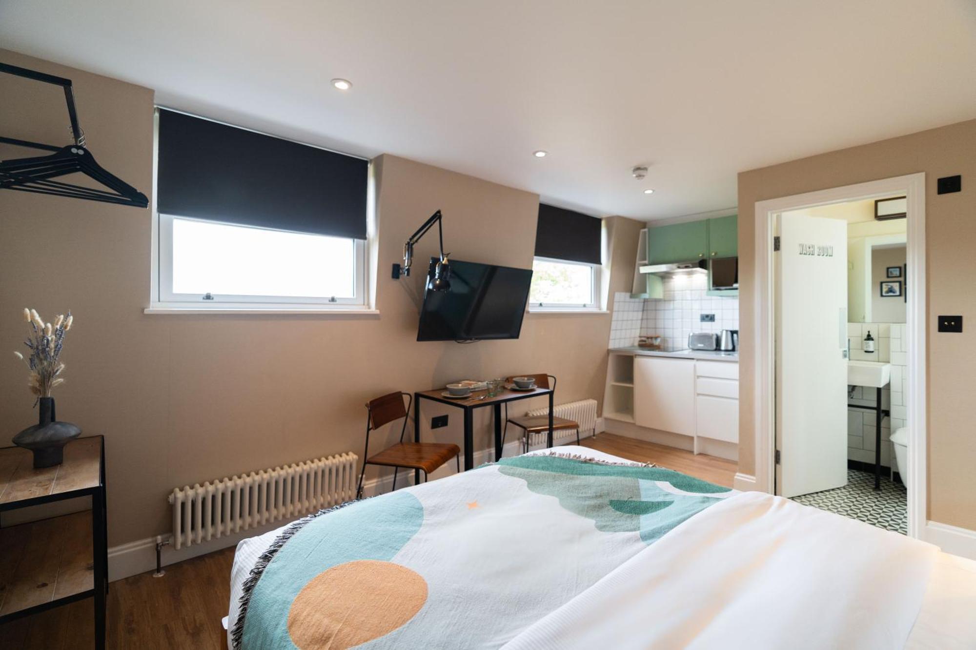 Aparthotel Room2 Hammersmith Hometel 4*