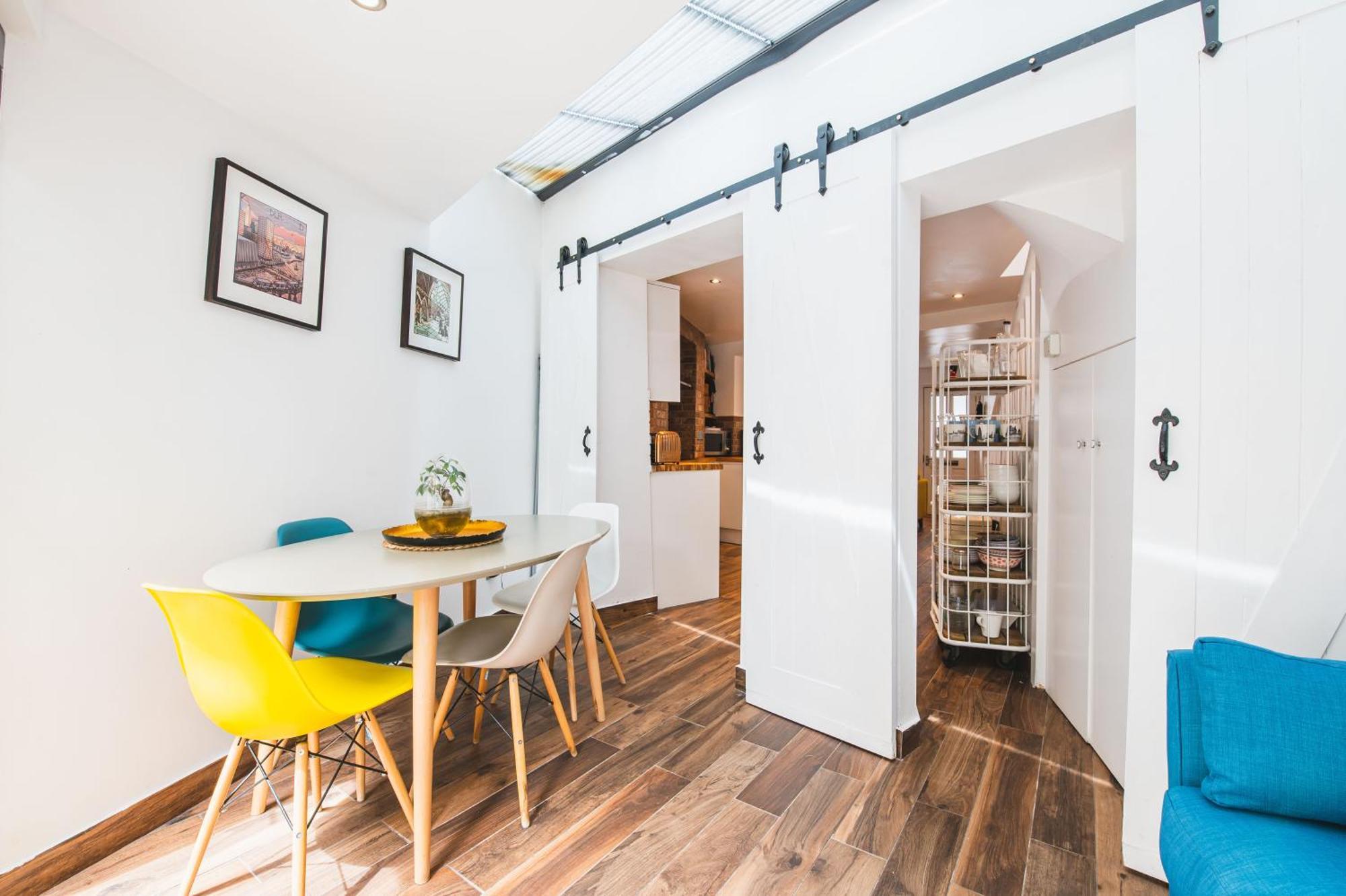 Pass The Keys - Modern & Stylish Garden In Islington London