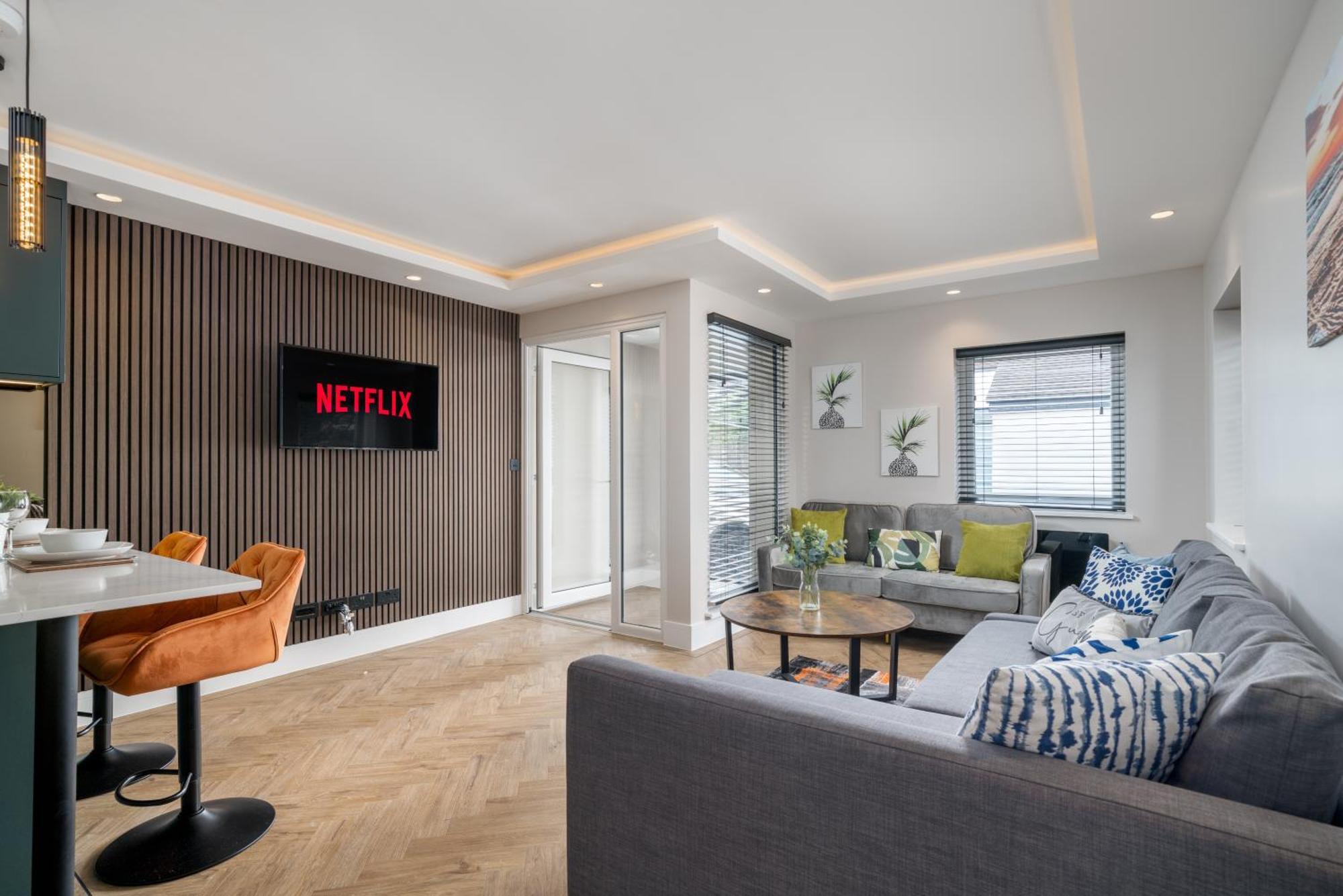 Skyvillion - Cozy Large 4 & 1 Bed In Enfield, Mins To Tube Station, Free Wi-fi * Londres