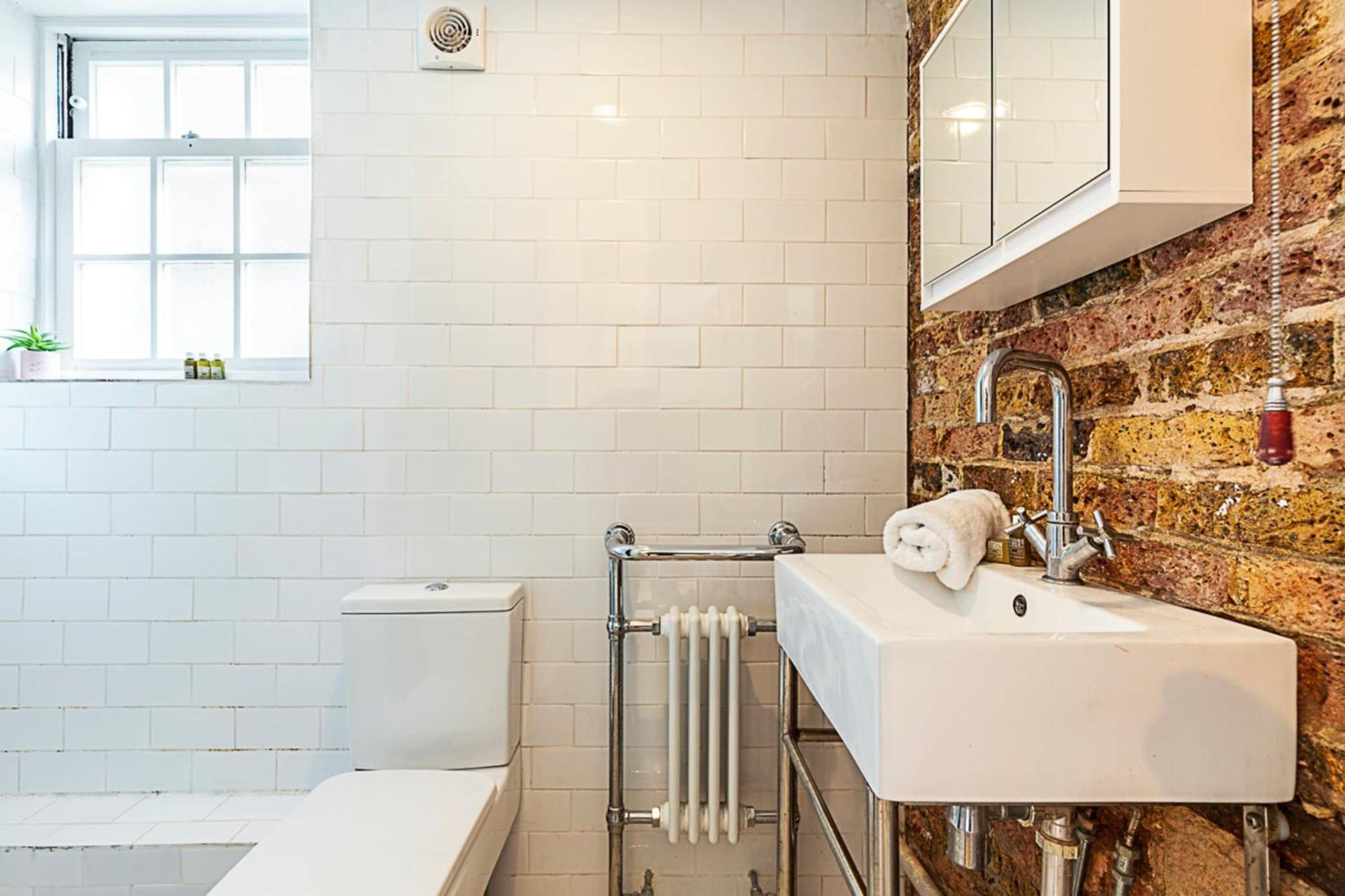 Cosy And Modern Battersea Apartment