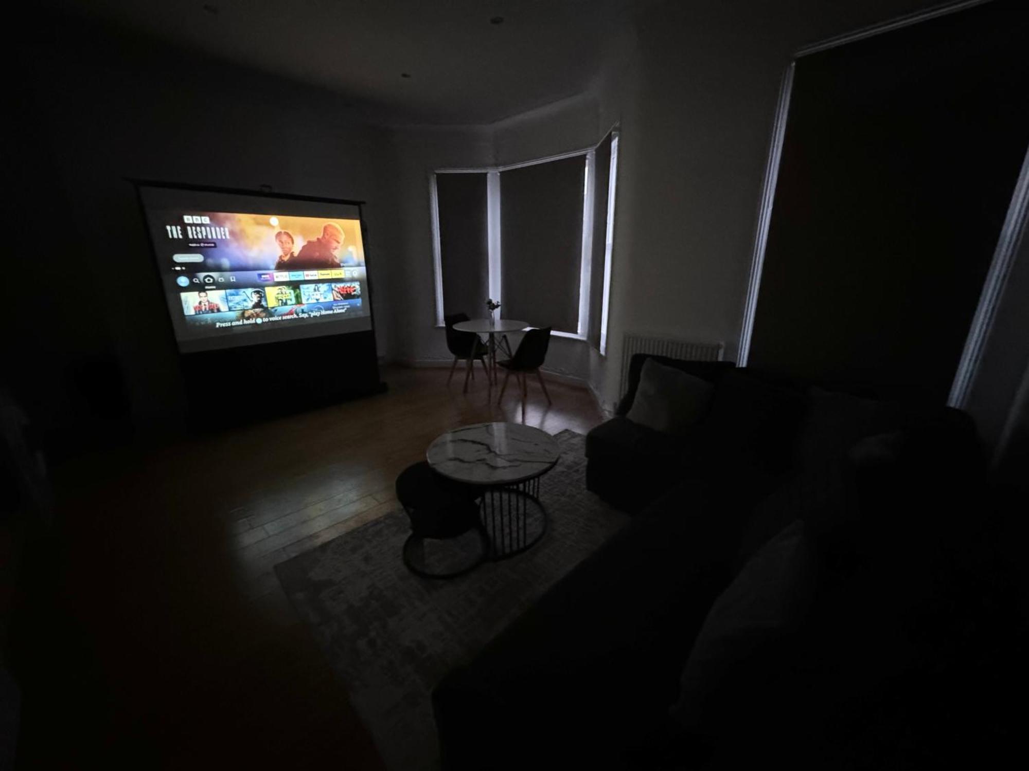 Apartment Spacious 2 Bed Flat In London
