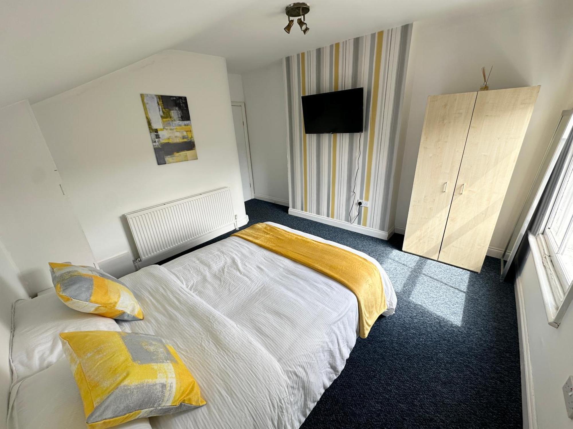 Spacious 2 Bed Flat In * London