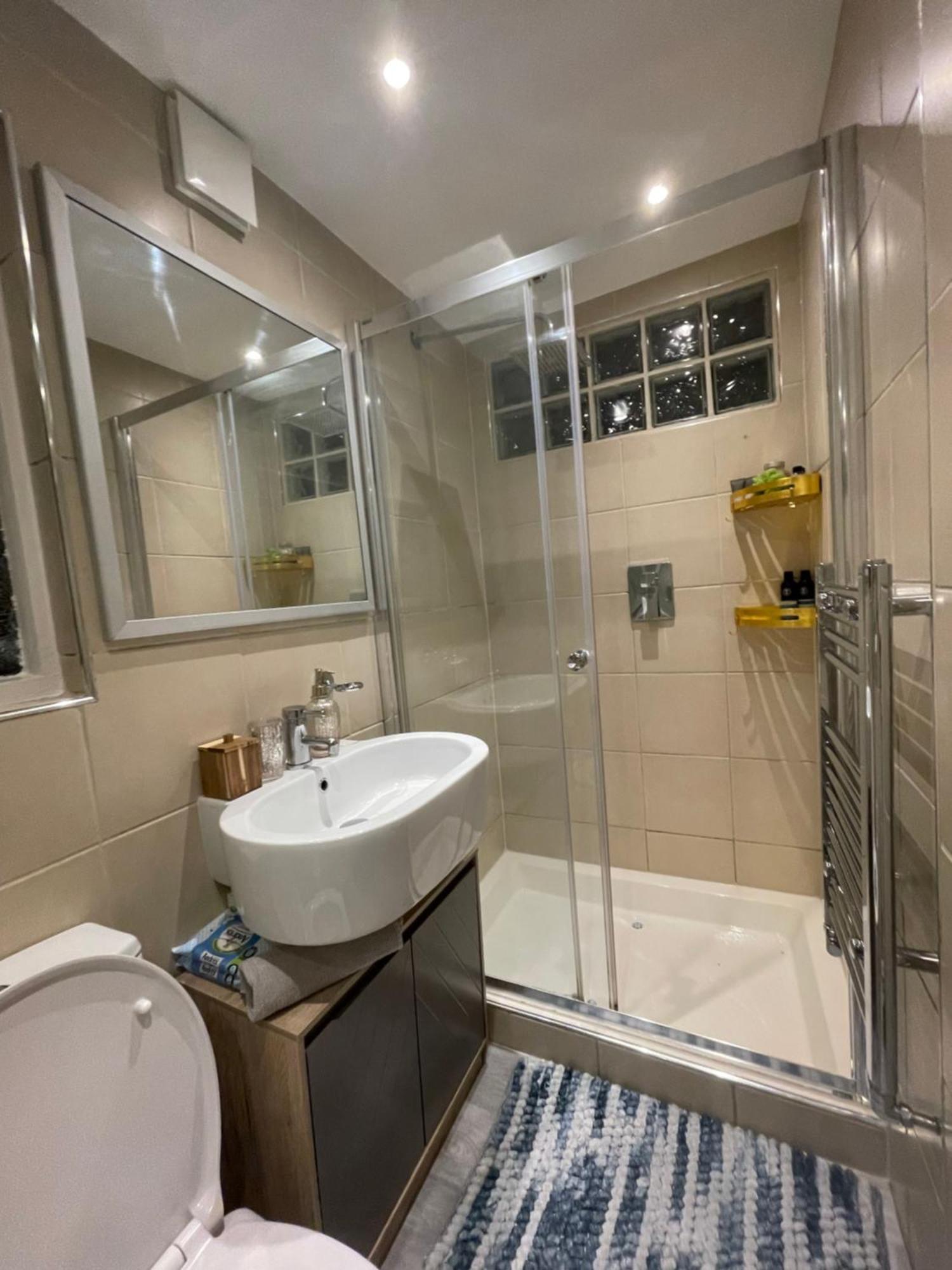 Queen Bedroom In Maida Vale Accommodatie bij particulieren Londen