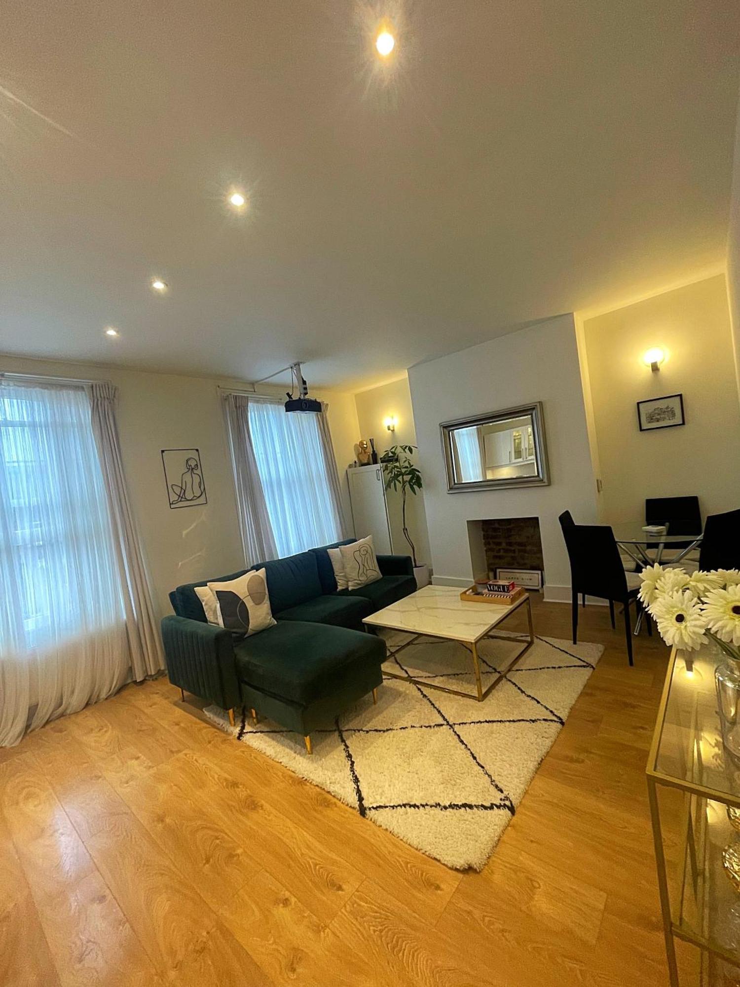 Queen Bedroom In Maida Vale Accommodatie bij particulieren *
