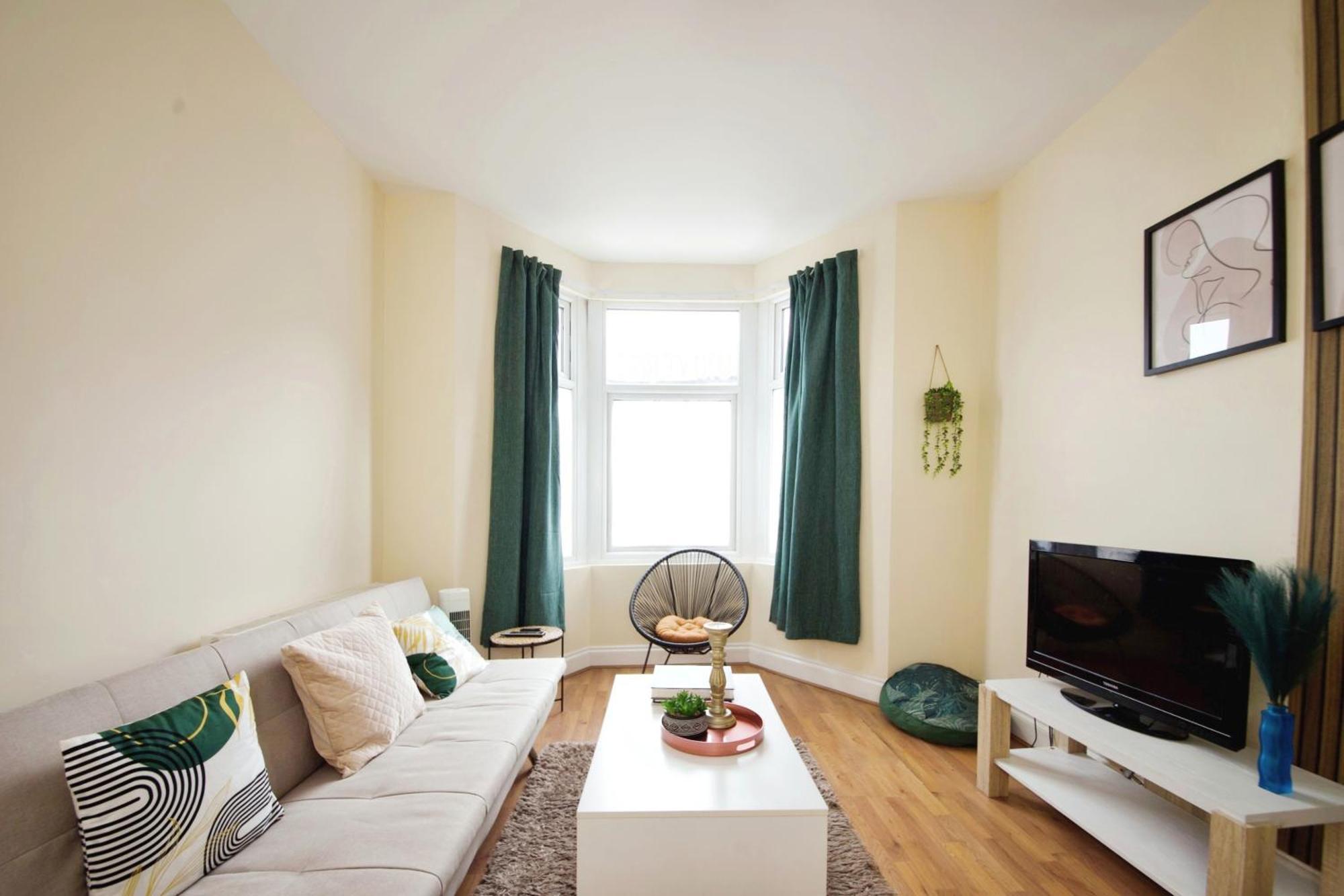 The Garden House Near Tottenham Stadium Alexandra Palace Finsbury P *