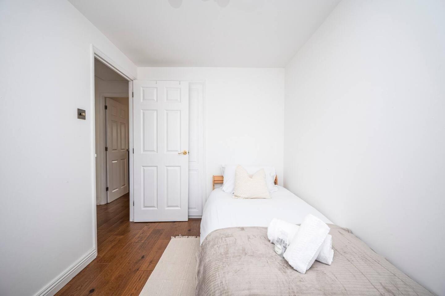 Greenwich House 10 Mins To O2 - Free Parking Pass The Keys * Londres