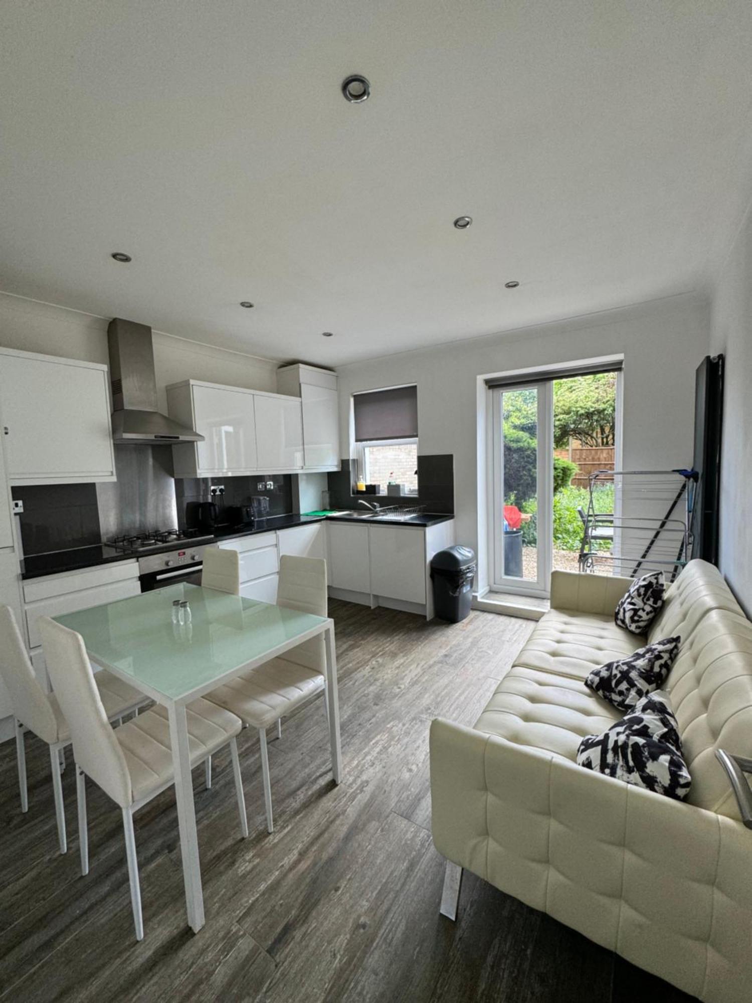 Appartement Manor Court 1 *