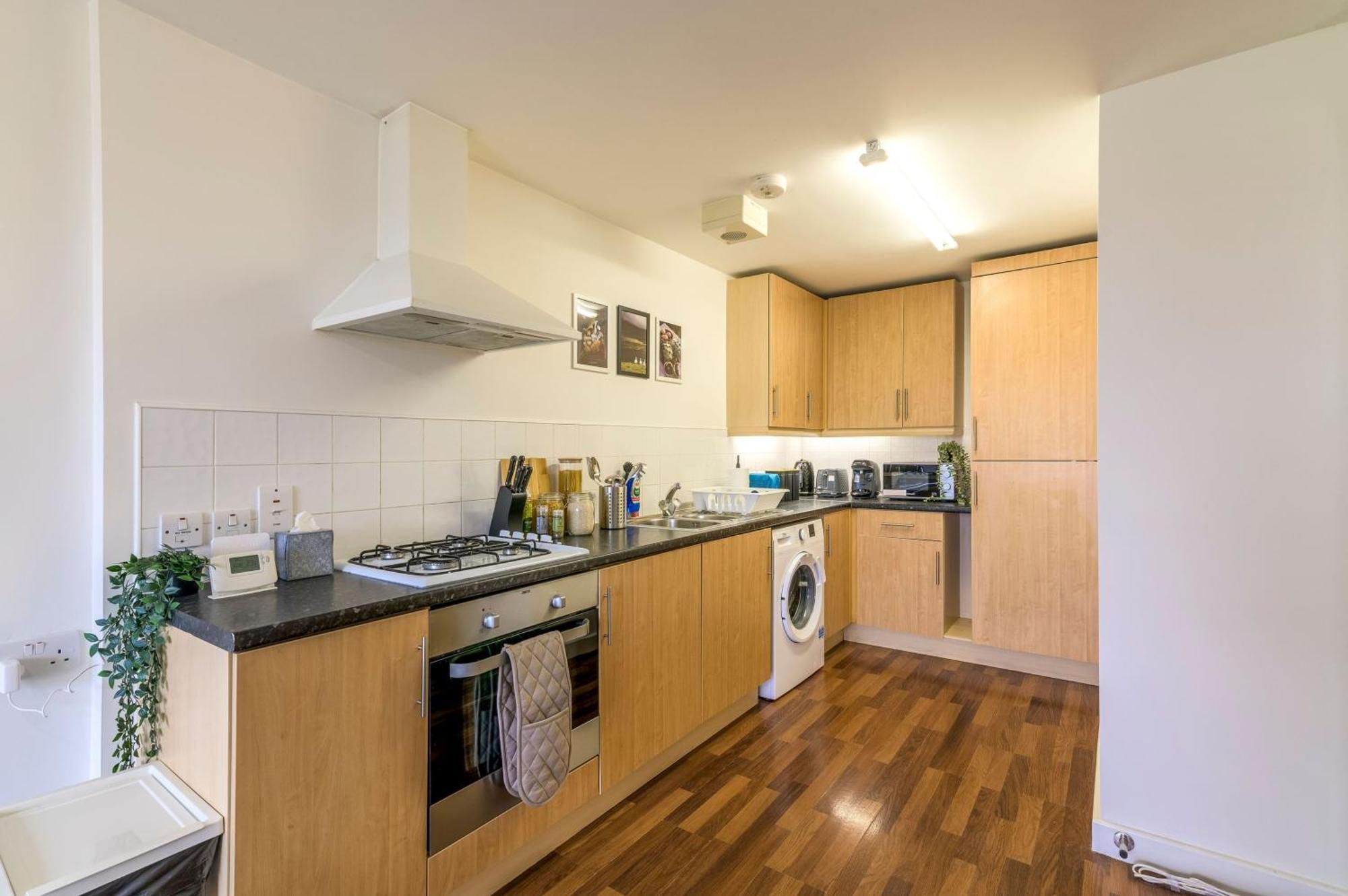 Warm 2-bed Flat By Livestay Short Lets & Serviced Appartement *