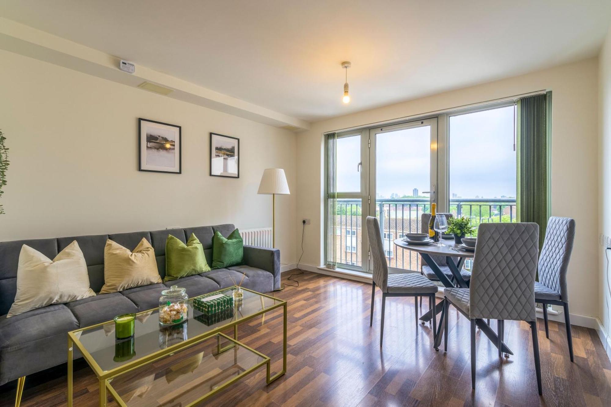 Warm 2-bed Flat By Livestay Short Lets & Serviced * Londres