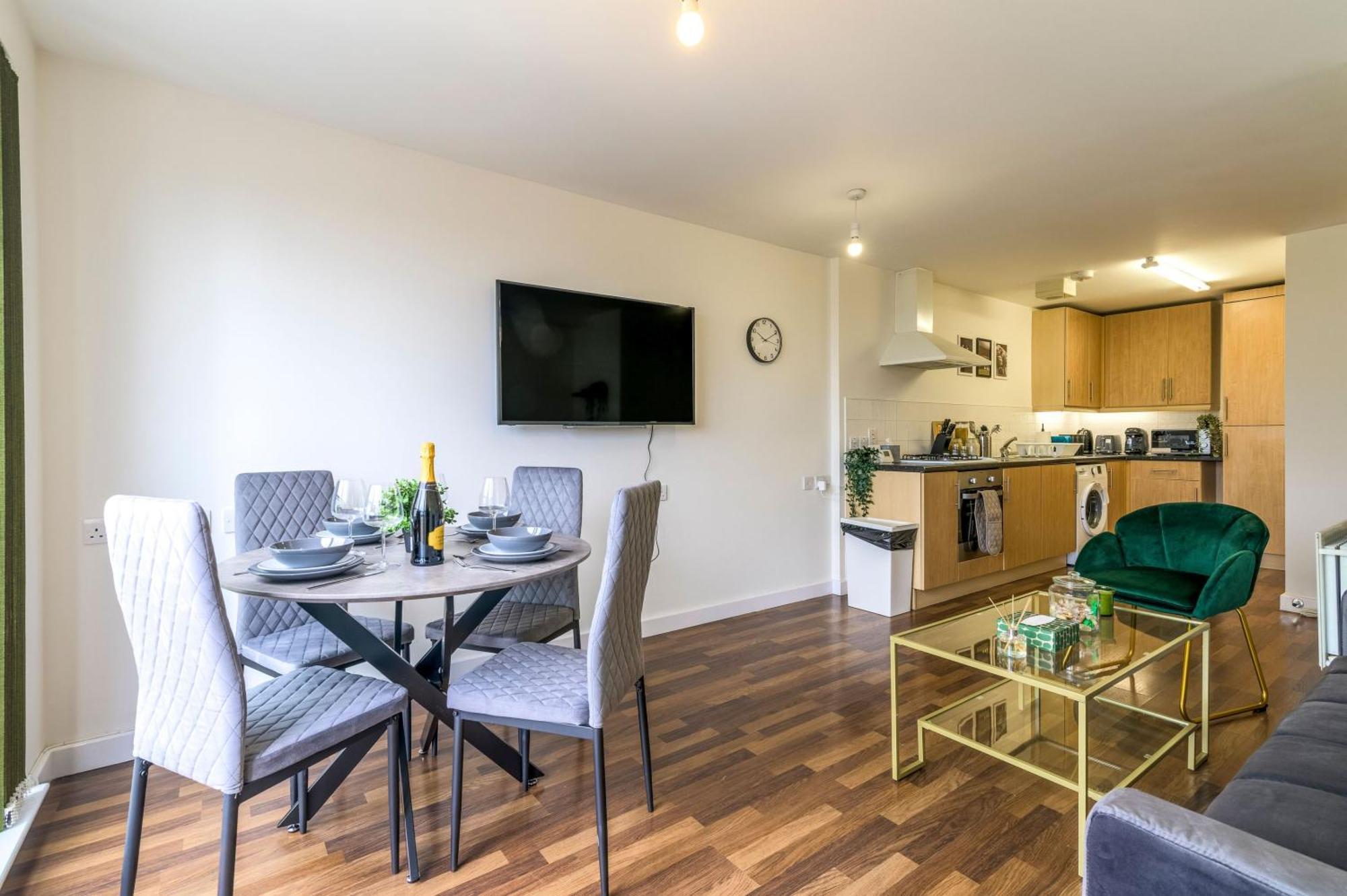 Warm 2-bed Flat By Livestay Short Lets & Serviced * Londres