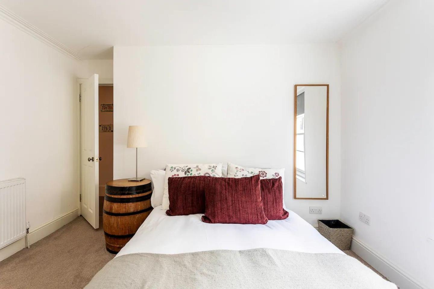 Casa de férias Pass The Keys Spacious Camberwell House 30min Bus *