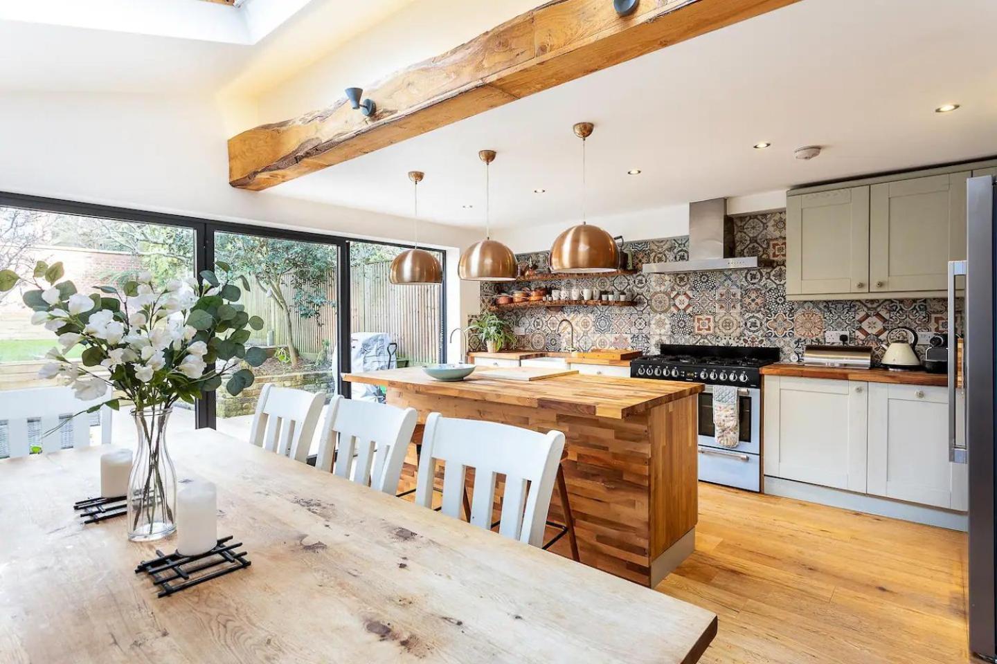 Casa de férias Pass The Keys Spacious Camberwell House 30min Bus
