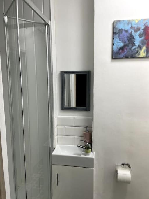 Peaceful Flat In Heart Of