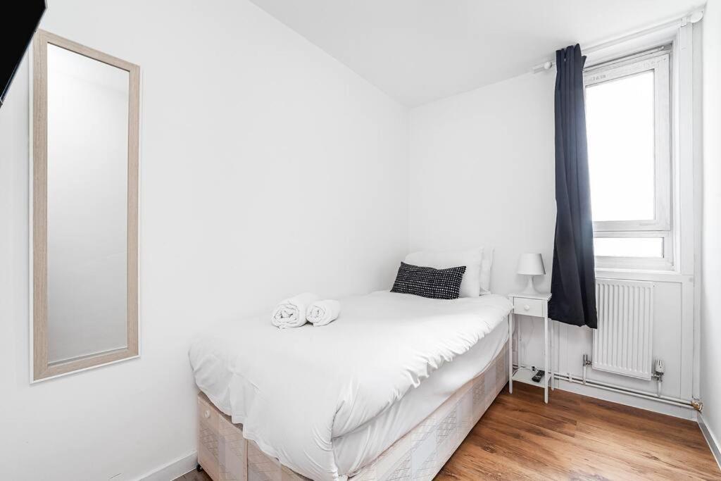 Apartment Modern Living In Stylish 3-bed Flat