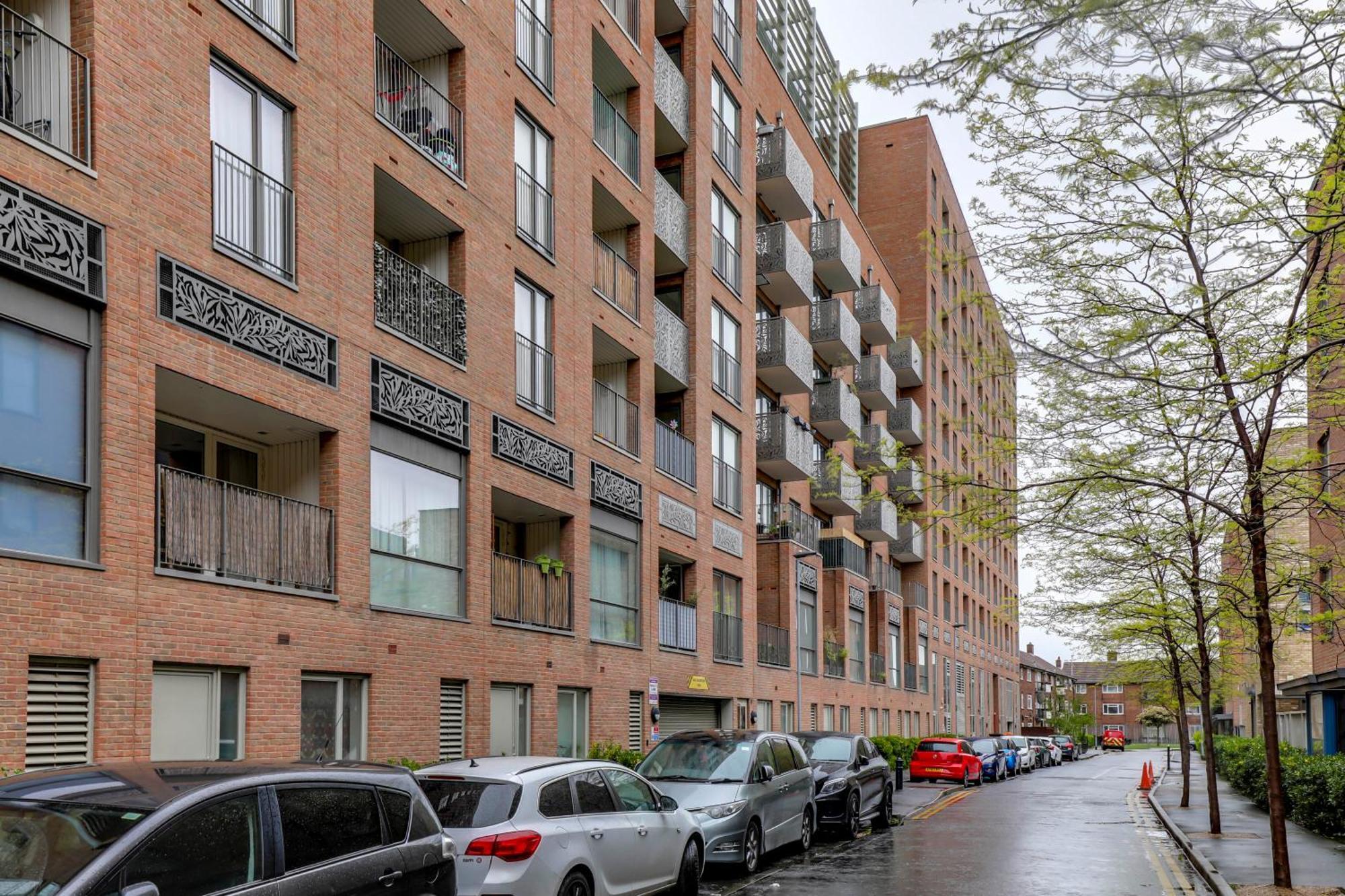 The Quarters - Pioneer Apartment