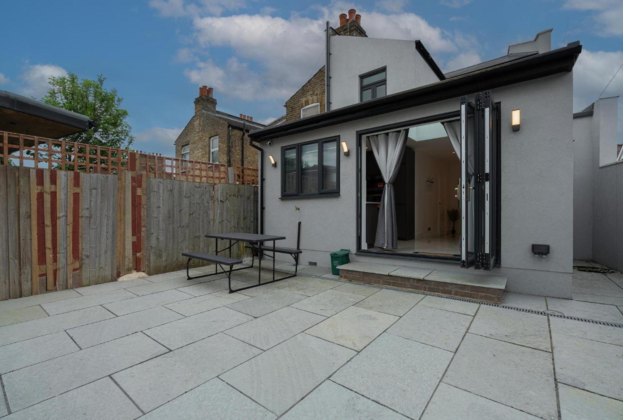 Stunning 3 Bd House-tottenham Hotspur Stadium-parking And Wifi Free Hébergement de vacances Londres