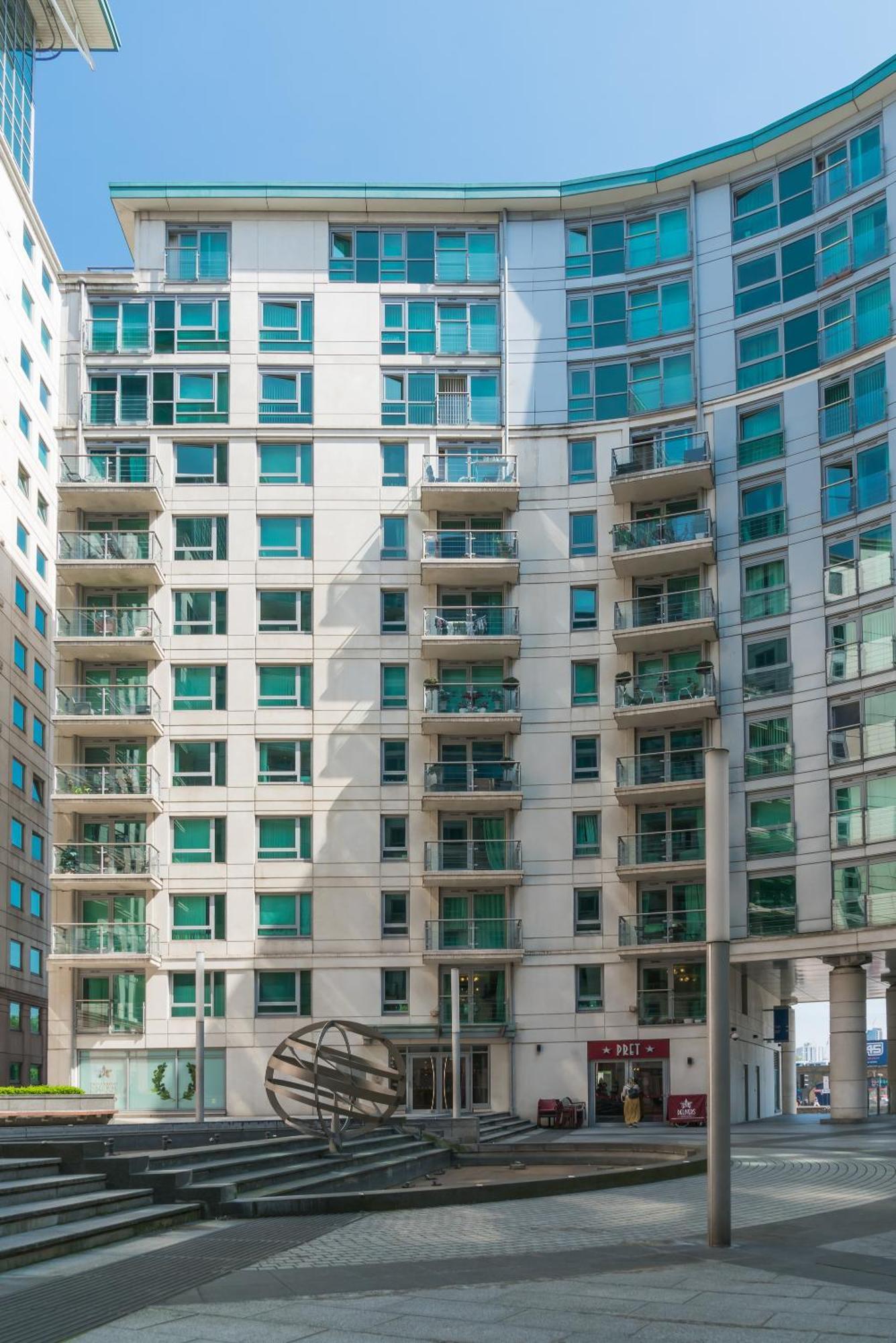 Luxury Vauxhal Manhattan Apartment