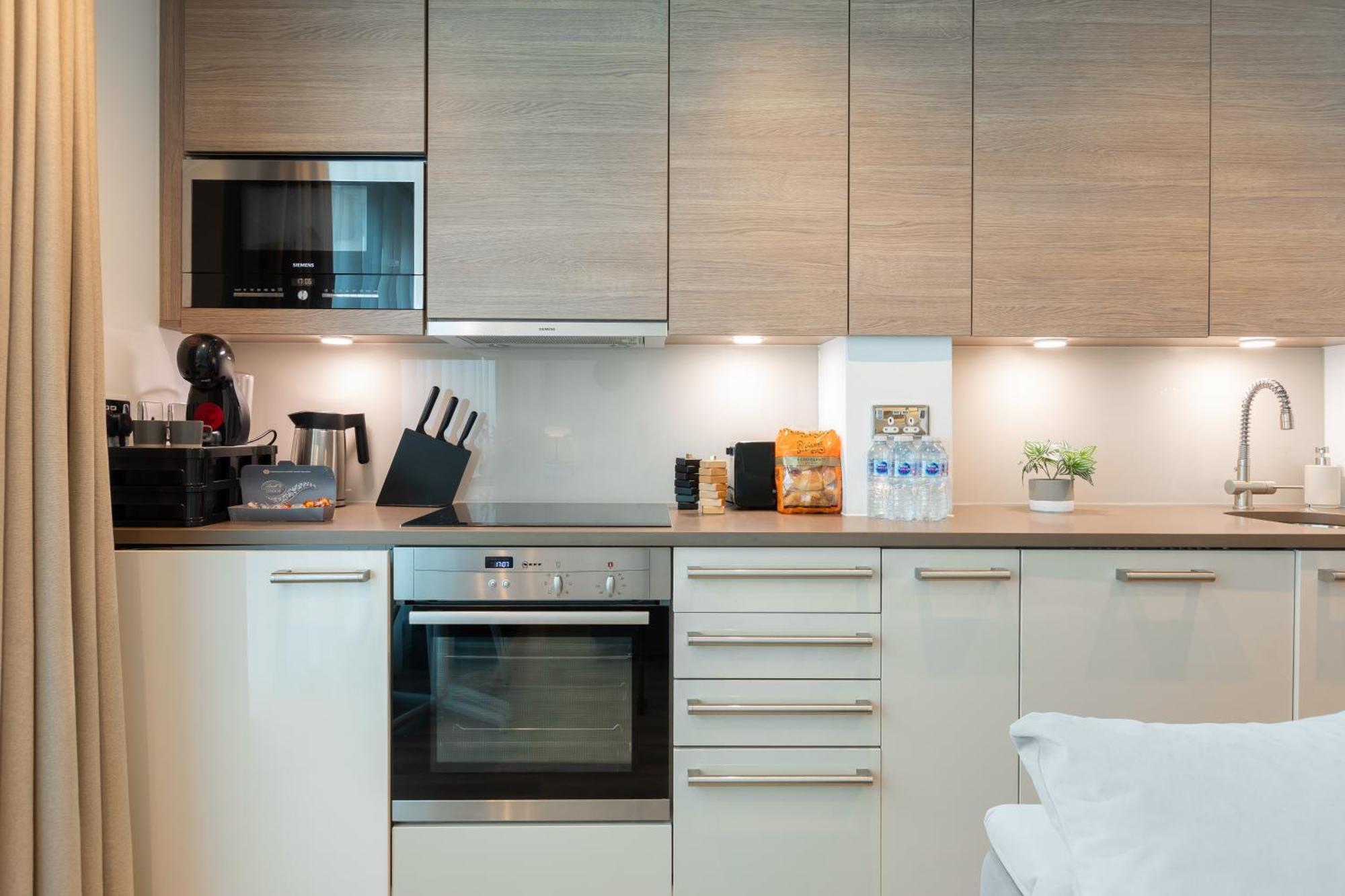 Luxury Vauxhal Manhattan Apartment
