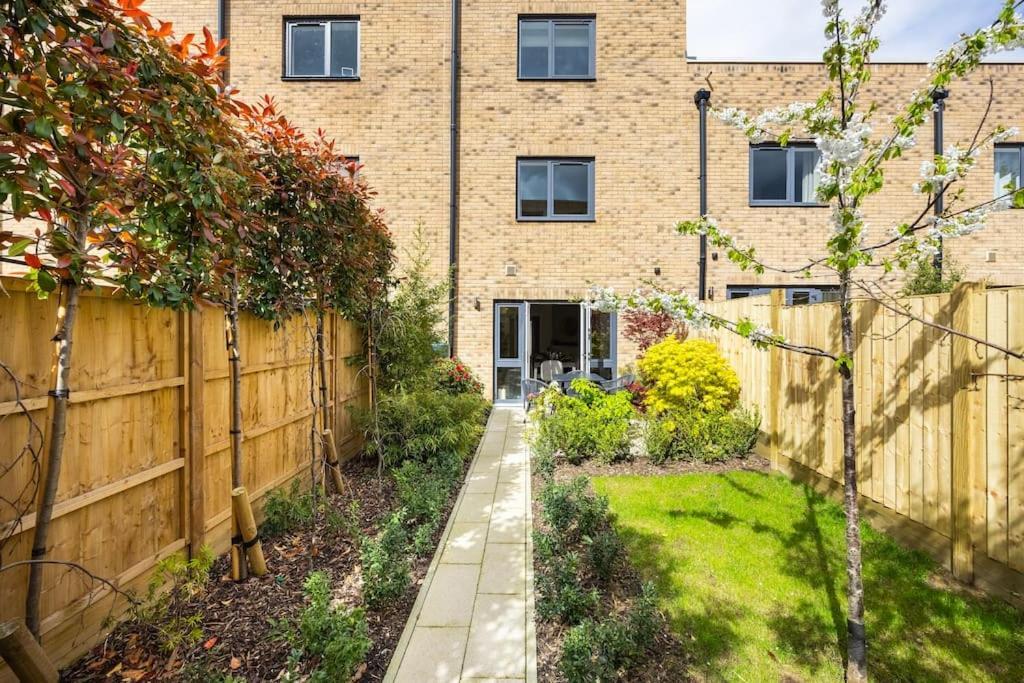 Apartment Free Parking/luxurious 3 Bd House/best Offer London