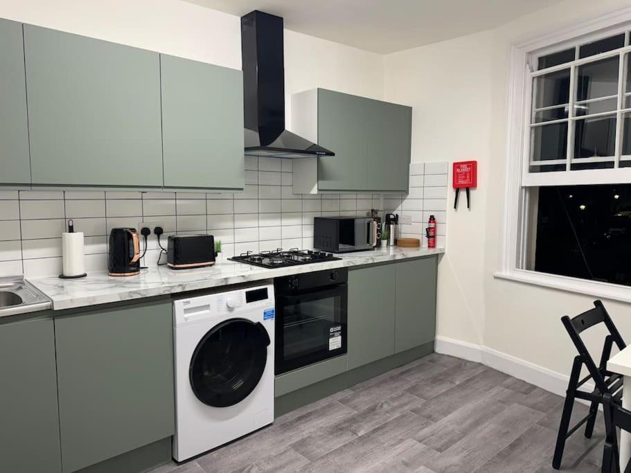 2 • Double Bed In King's Cross Appartement *