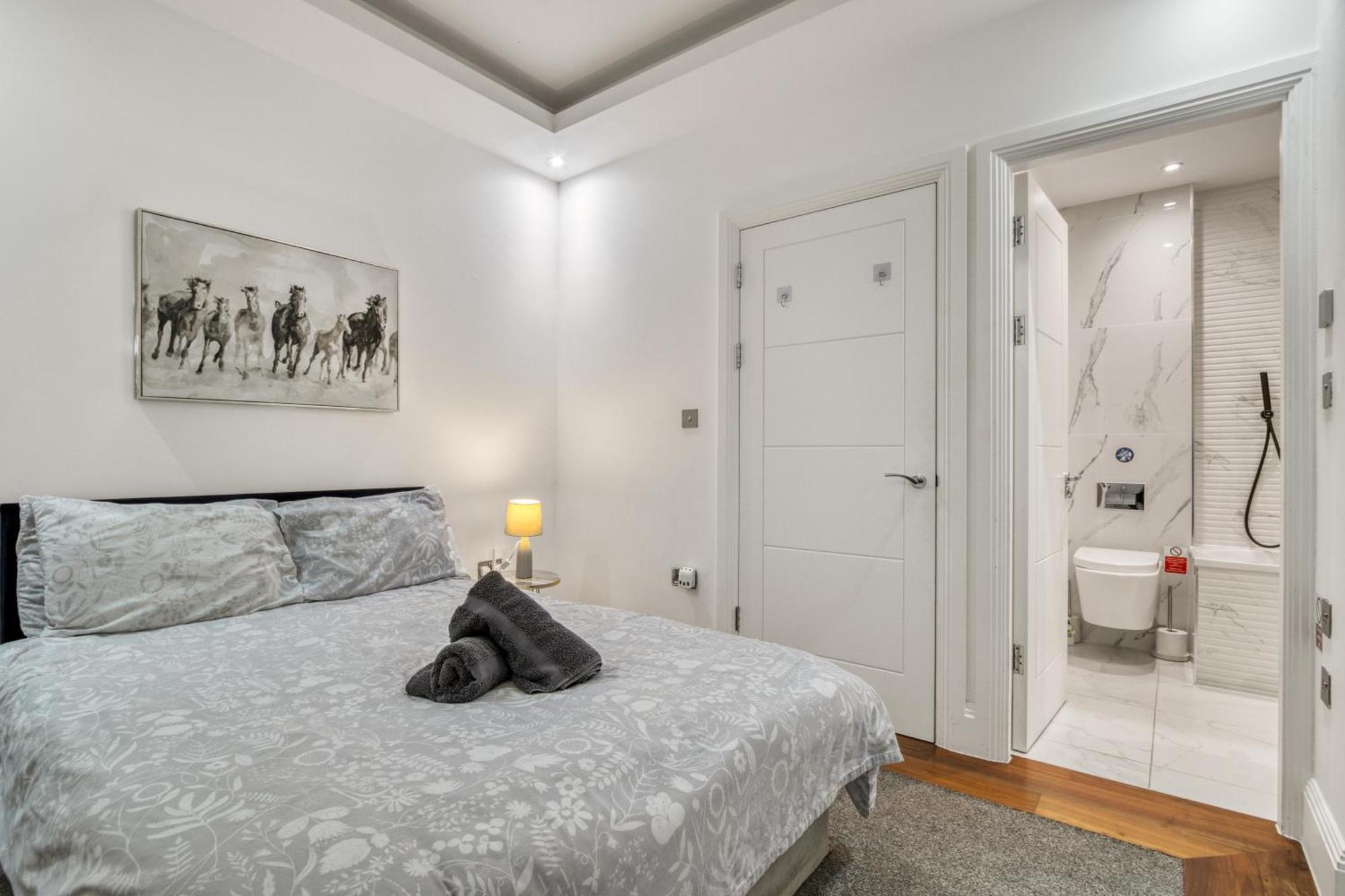 Sleek Modern Wimbledon *