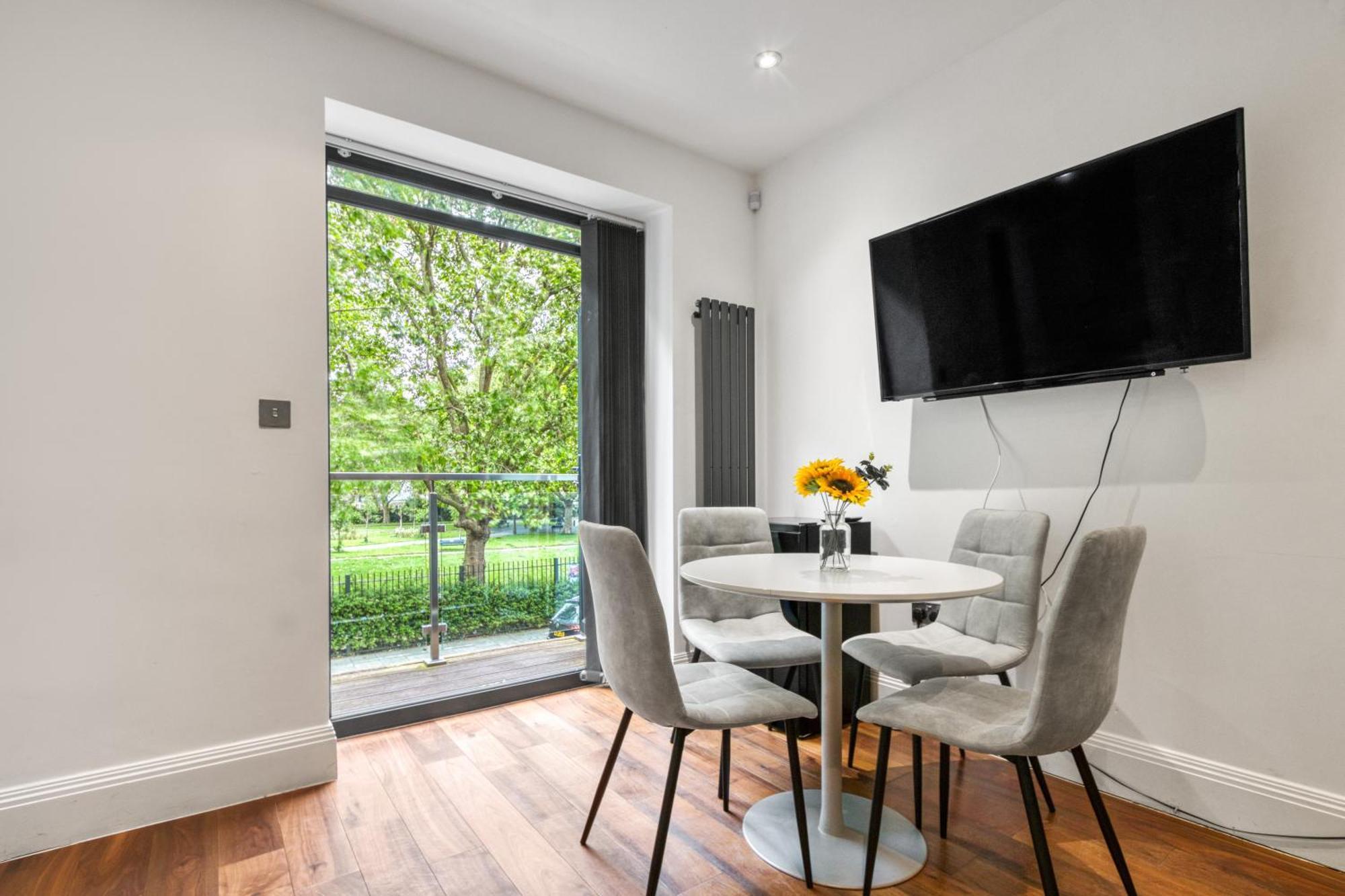 Sleek Modern Wimbledon Vakantiehuis Londen