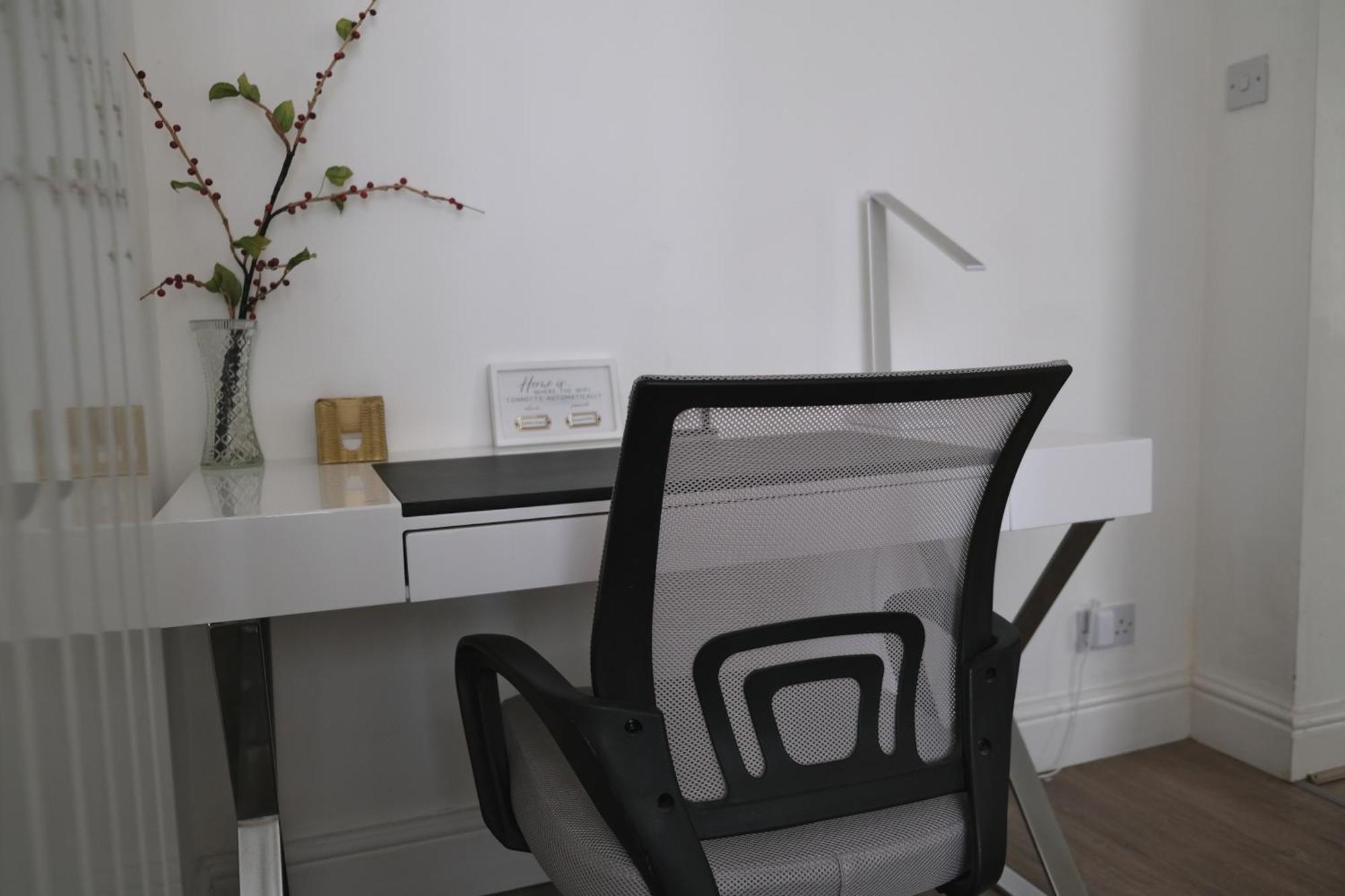 Lynton Road Apartment
