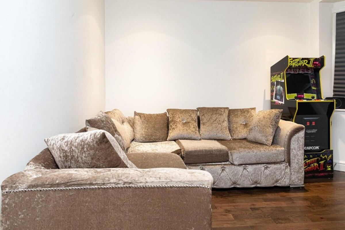 Bonneville House, Private Jacuzzi And Modern Interior Holiday home
