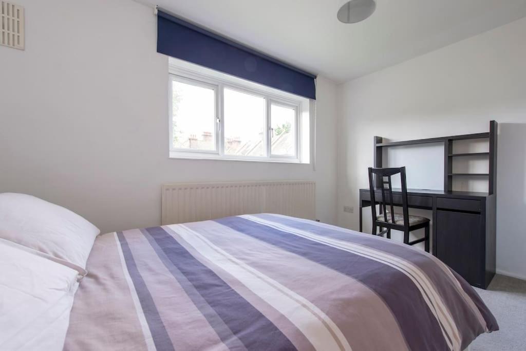 Сasa de vacaciones Lovely 2-bed 15 Minutes To
