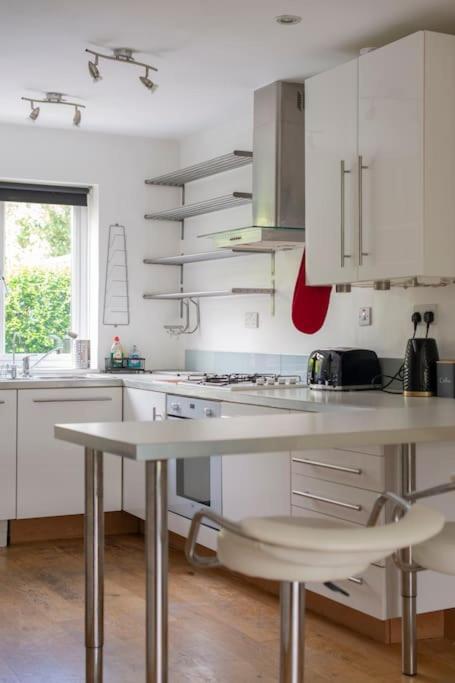 Lovely 2-bed 15 Minutes To Londres