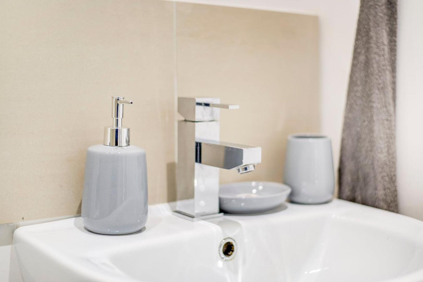 Apartment Guestready - Sleek Serenity In Hammersmith London