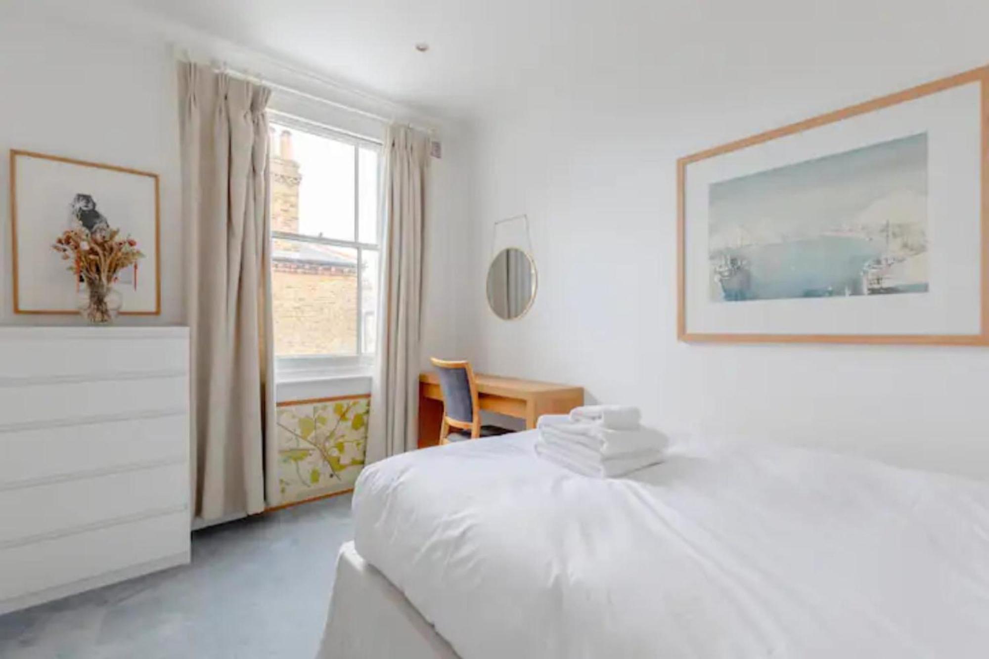 Beautifully Designed 2bd House - By Queen's Park! Hébergement de vacances *