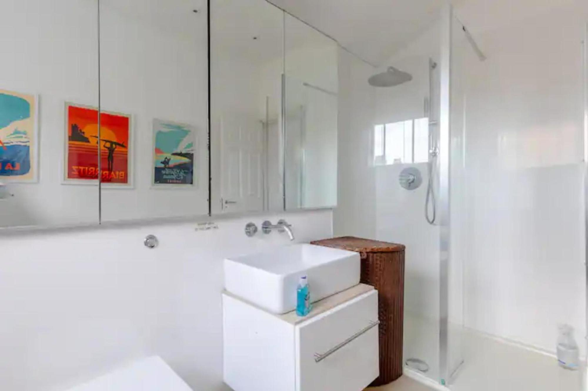 Beautifully Designed 2bd House - By Queen's Park! Hébergement de vacances Londres