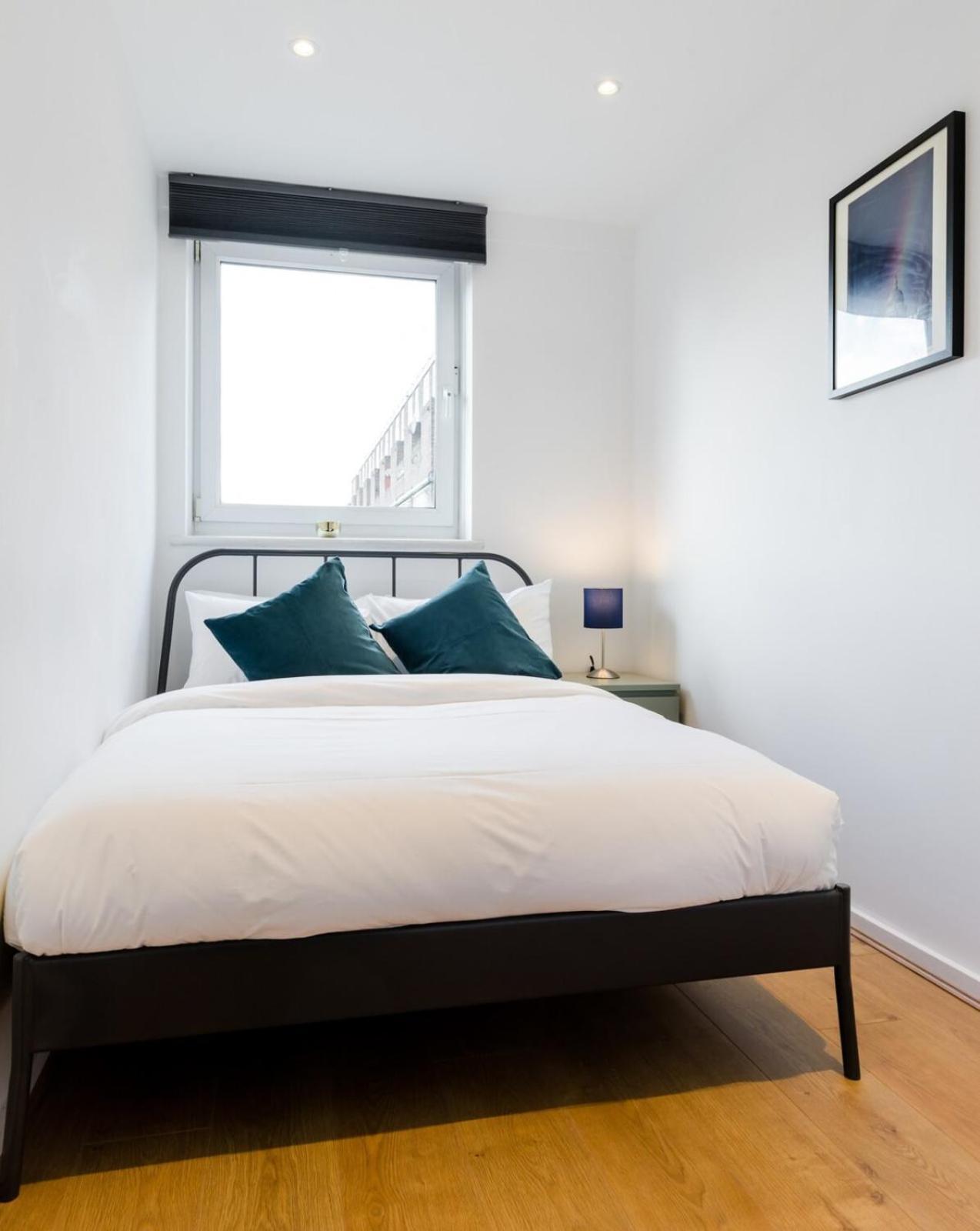 Cosy 4 Bed In London- Sleeps 8 * Londres
