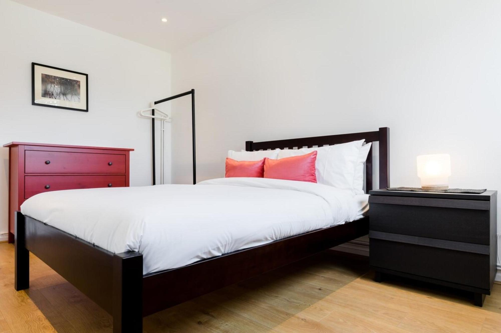 Cosy 4 Bed In London- Sleeps 8 Appartement Londres