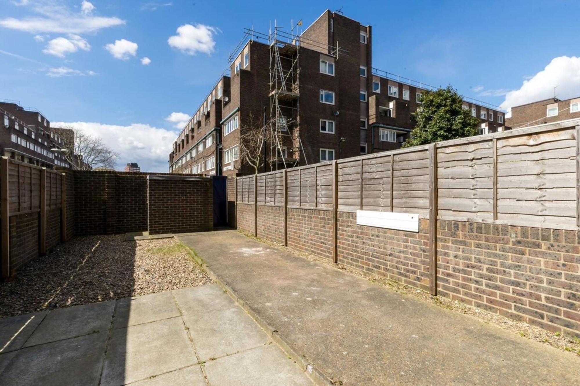 Cosy 4 Bed In London- Sleeps 8 Londres