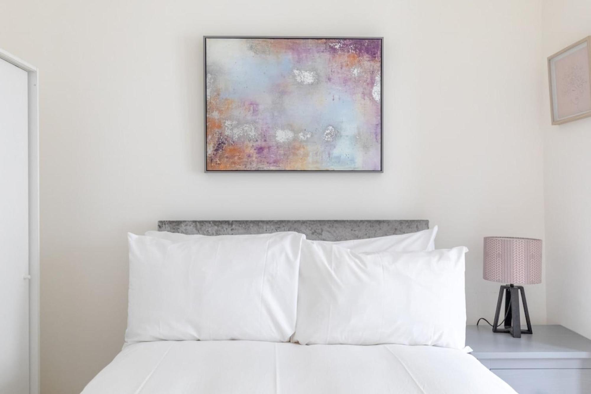 Beautifully Presented 2bd Flat Wpatio- Kensington Appartement