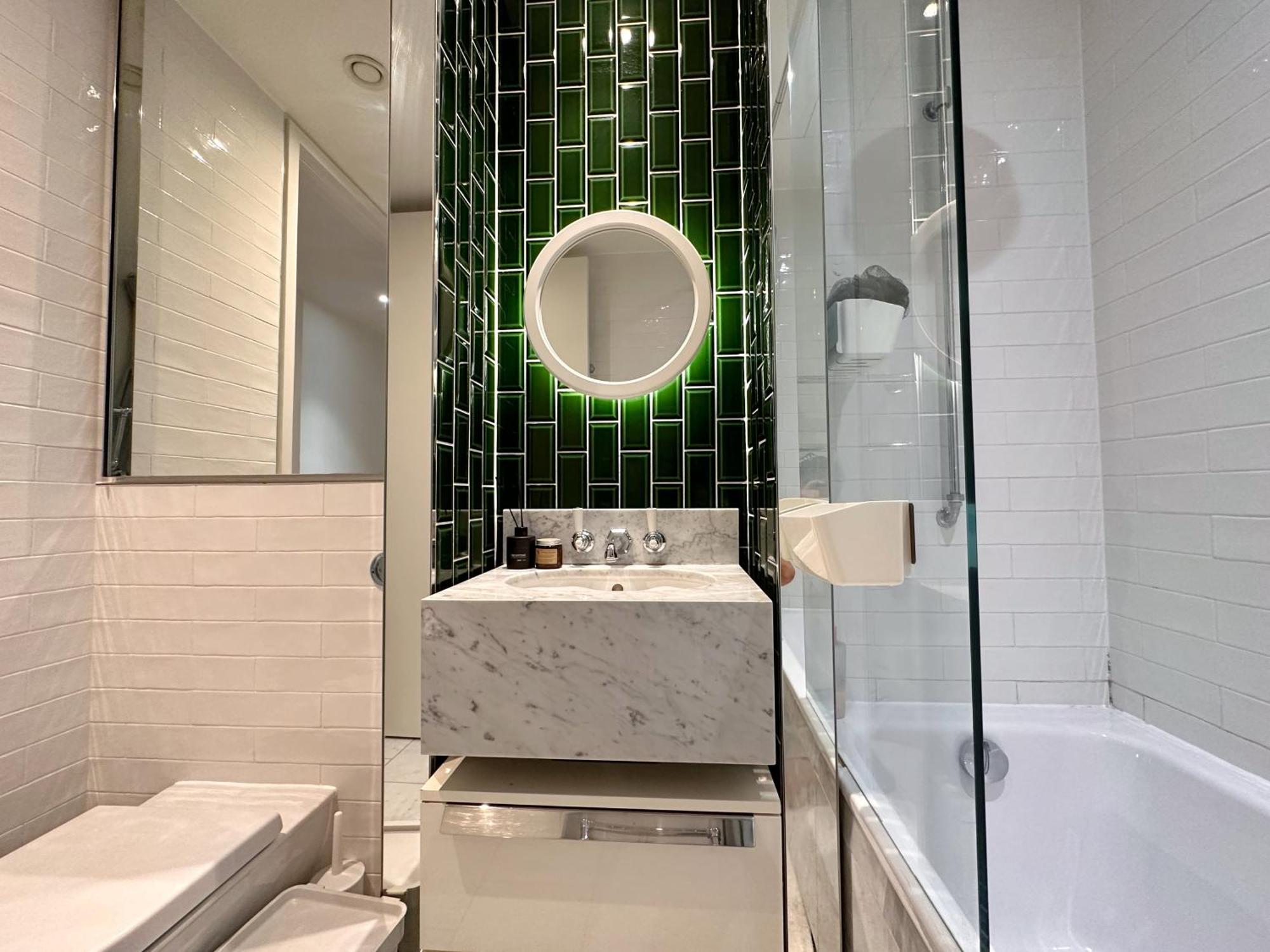 Luxury 2bed 2bath In Nine Elms In Modern Development *