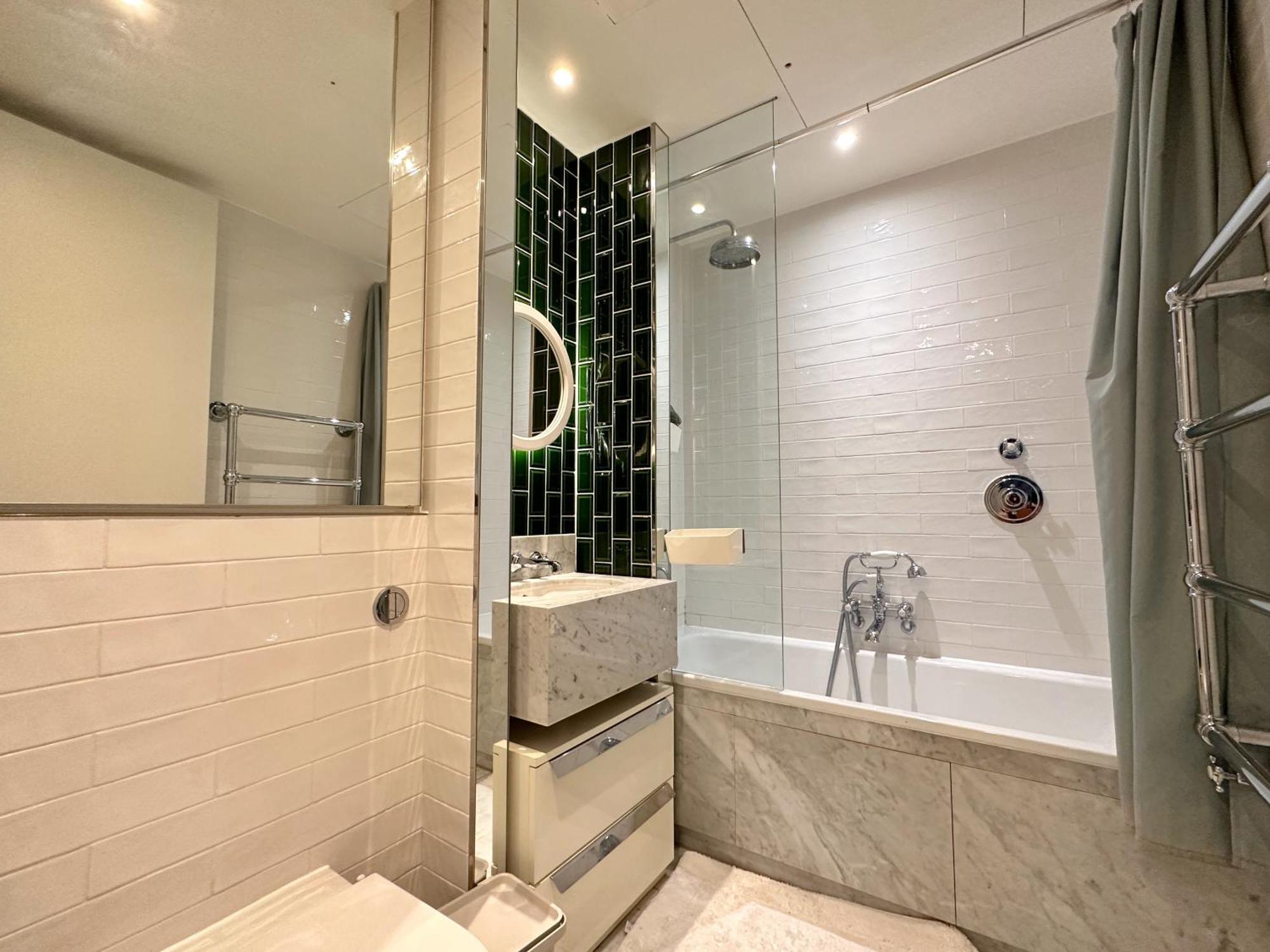 Luxury 2bed 2bath In Nine Elms In Modern Development