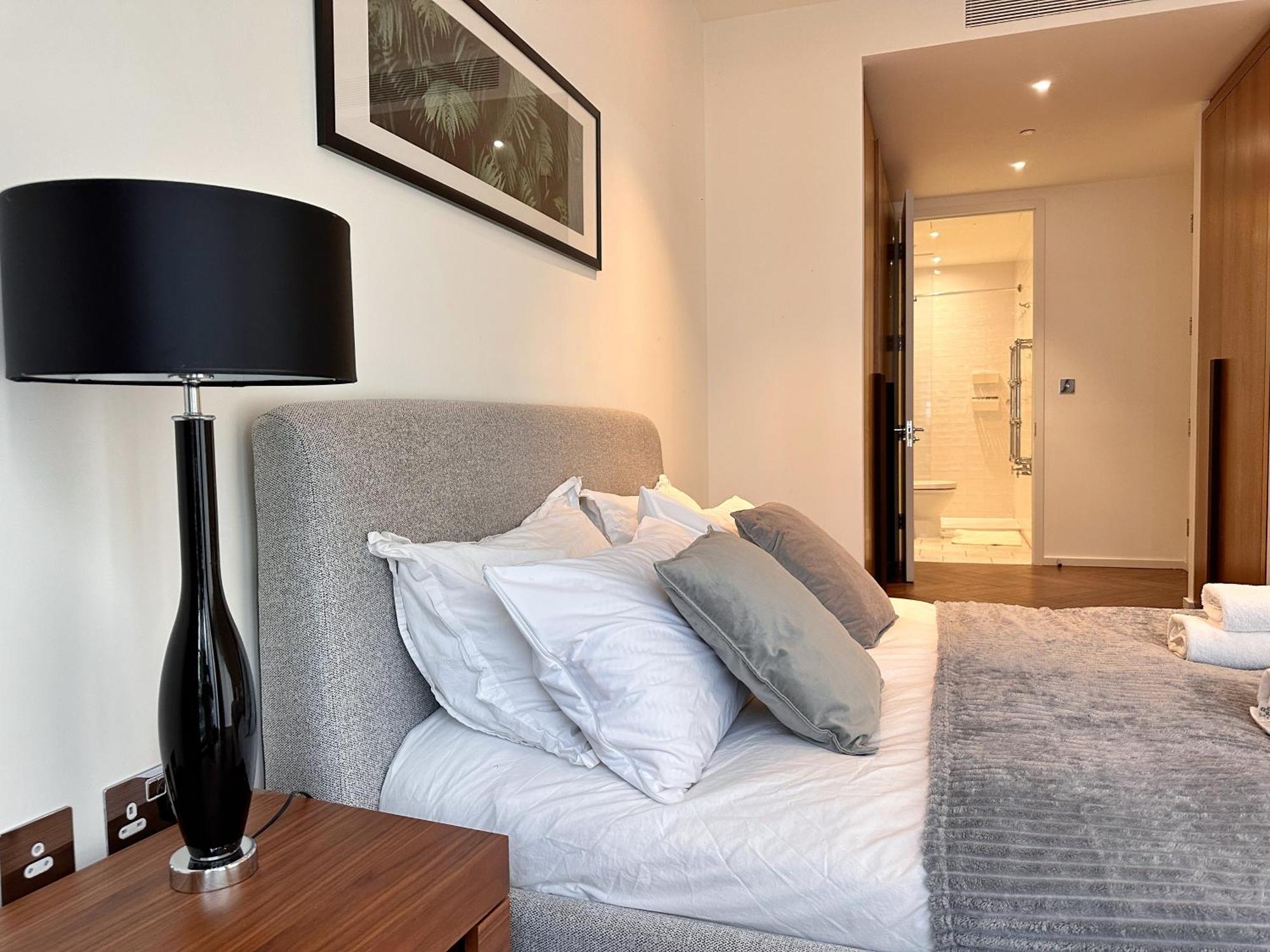 Luxury 2bed 2bath In Nine Elms In Modern Development Apartamento