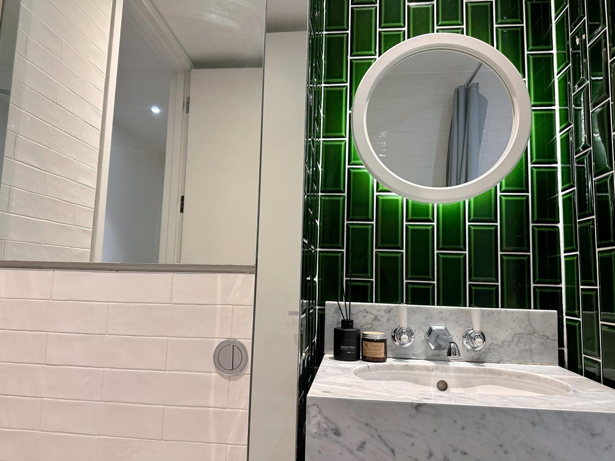 Luxury 2bed 2bath In Nine Elms In Modern Development *