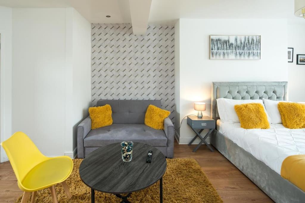Apartment Spacious For Up To 4! Sofa Bed