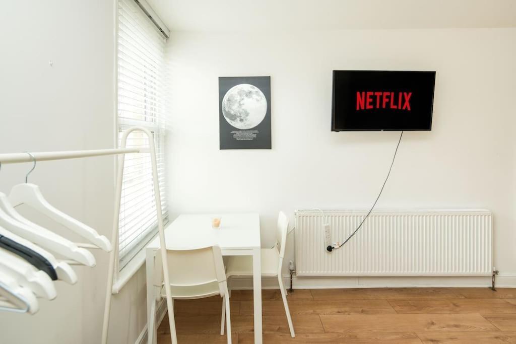 Spacious For Up To 4! Sofa Bed Appartement