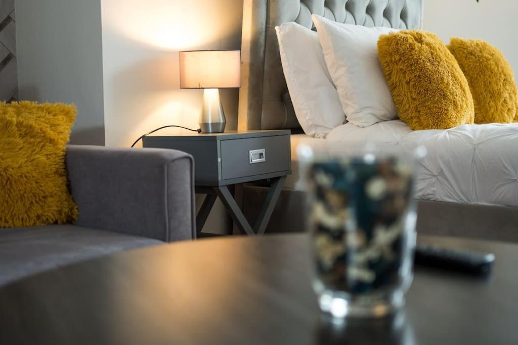 Spacious For Up To 4! Sofa Bed Apartment *
