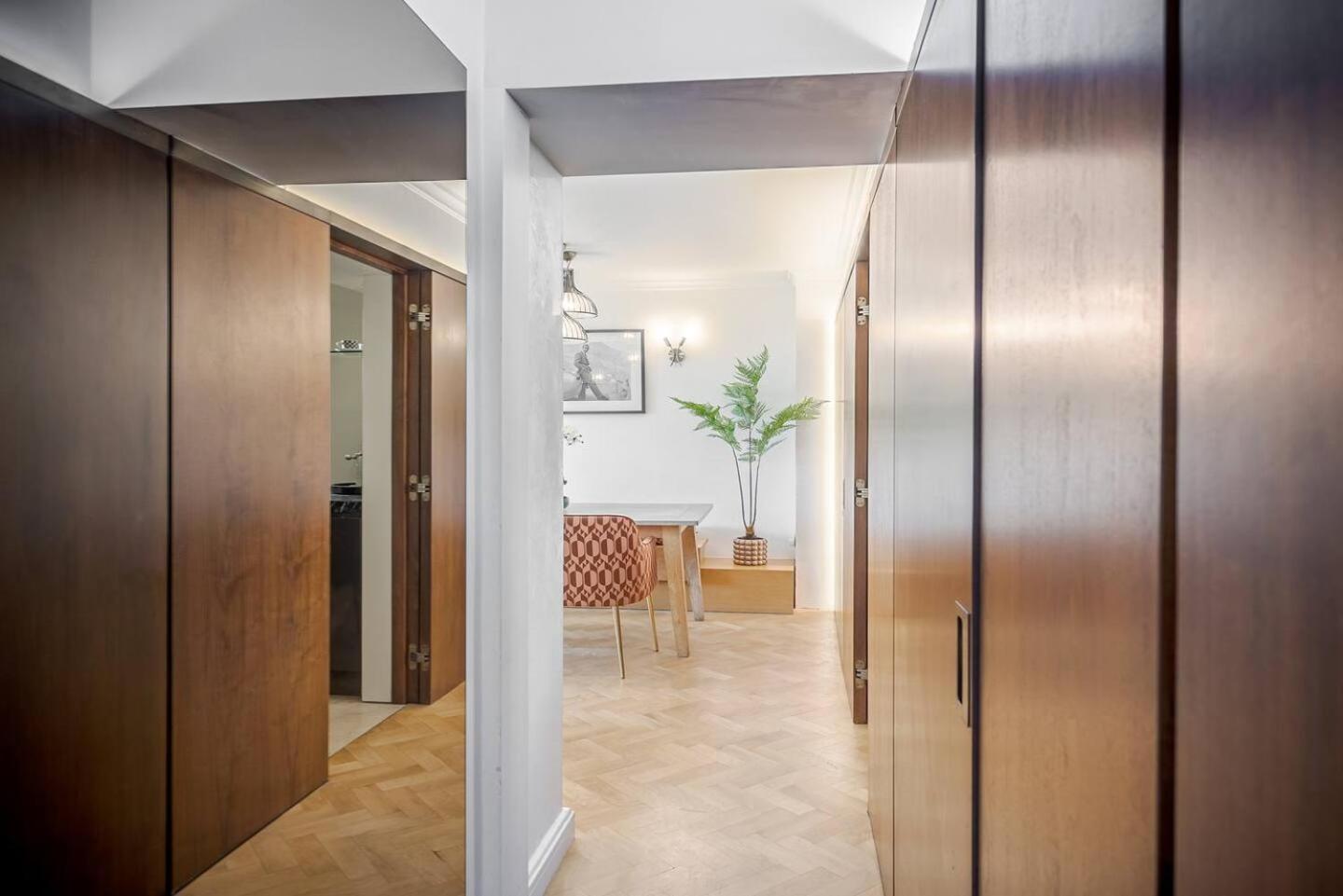 Charming 2 Bed Flat In Knightsbridge London Balcony View Of Harrods * Londres