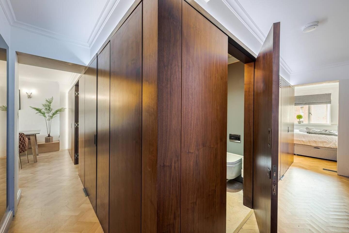 Charming 2 Bed Flat In Knightsbridge London Balcony View Of Harrods Apartamento