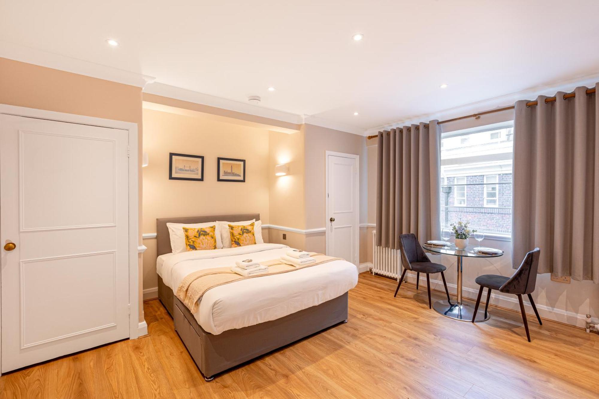 Charming In Prestigious Chelsea * Londres