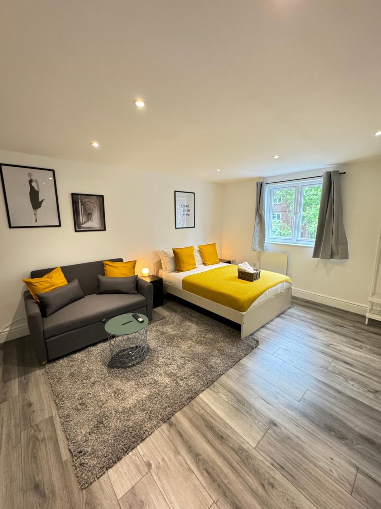 En-suite Bedroom For Up To 4! Sofa Bed - Near Stratford Gasthuis *