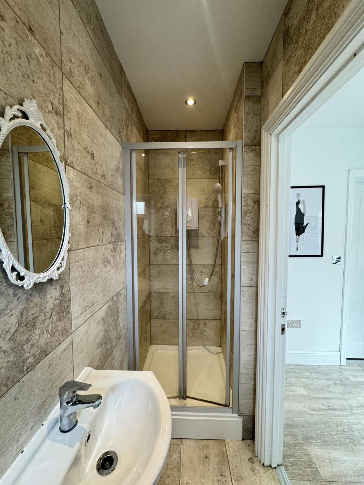 En-suite Bedroom For Up To 4! Sofa Bed - Near Stratford Gasthuis